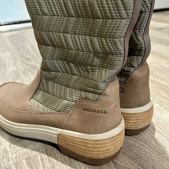 Women's Merrell Leather and Quilted Fabric Winter Boots - Picture 4 of 4